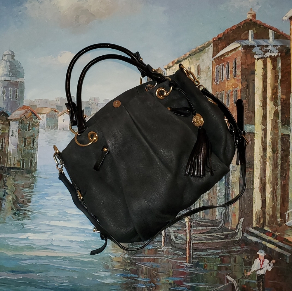 Vince Camuto shoulder bag with strap